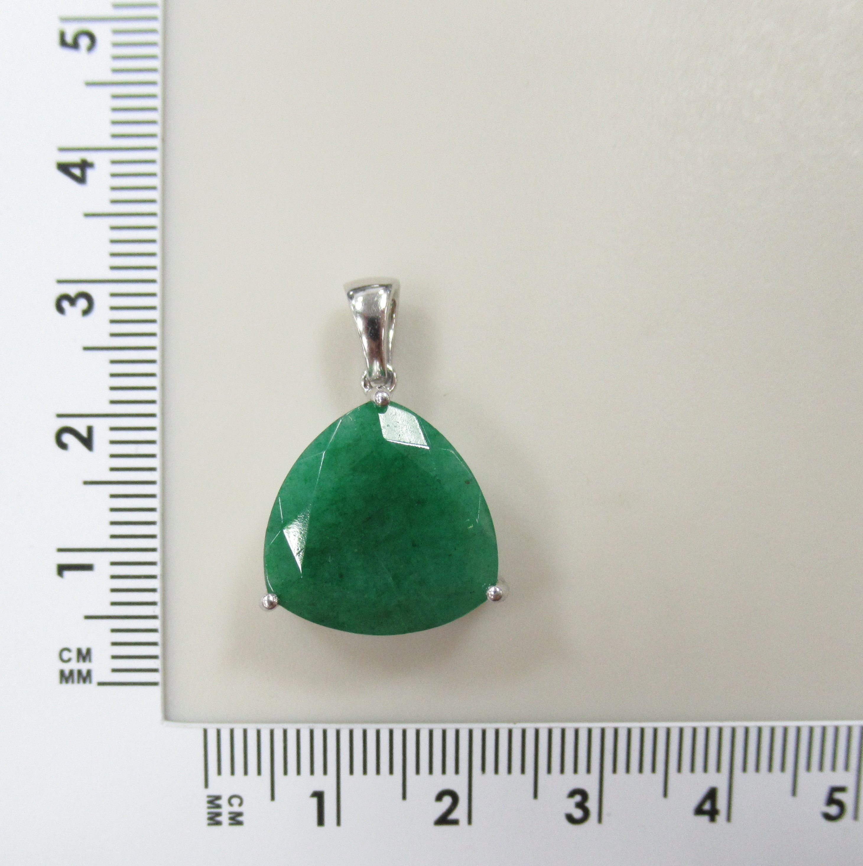 Серебряная подвеска с бериллом